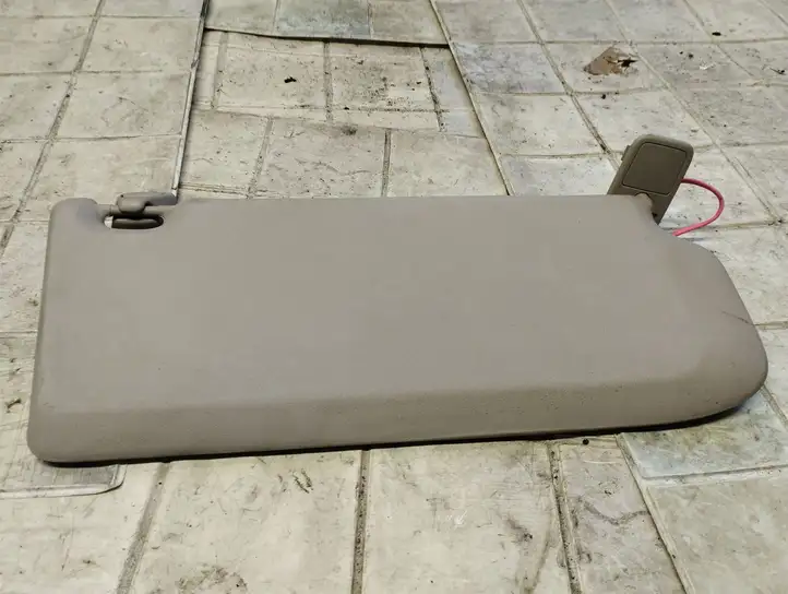 Volvo V50 (2004 - 2008)  K45TA Щиток от солнца