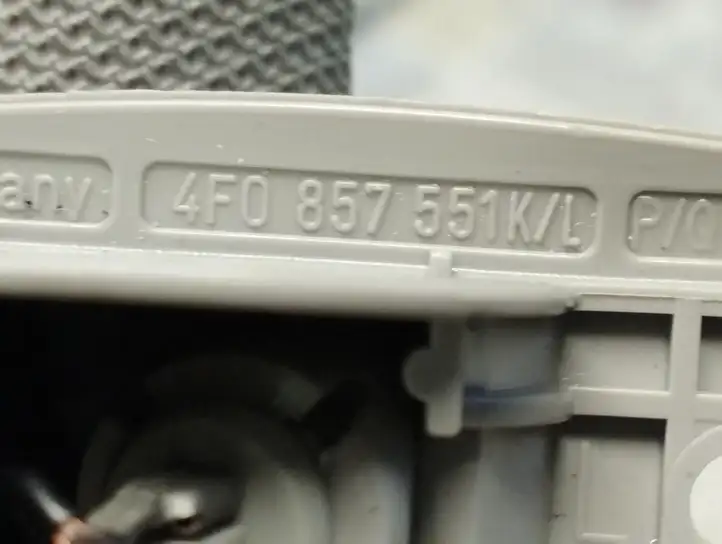 Audi A6 S6 C6 4F (2004 - 2008) 4F0857551K Солнцезащитный козырек — фото 8