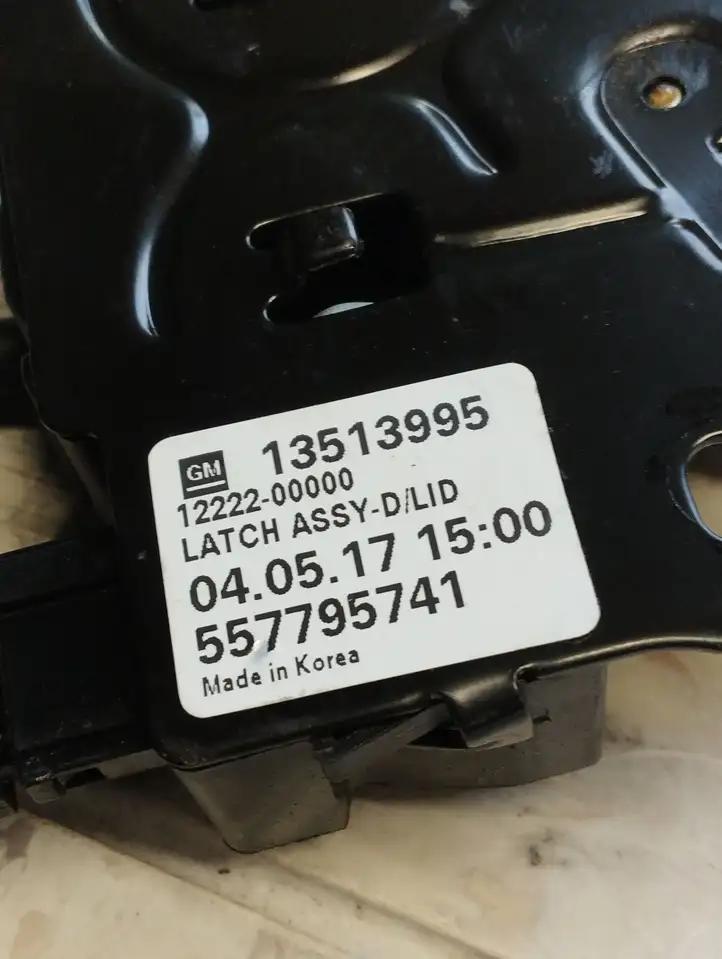 Chevrolet Cruze II (2016 - ) 13513995 Замок крышки багажника — фото 2