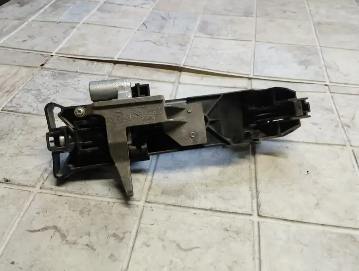 Nissan Note (E11) (2006 - 2014) 233324 Наружная ручка задней двери — фото 3
