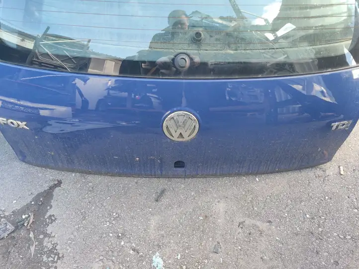 Volkswagen Fox (2005 - 2009) Крышка багажника — фото 3