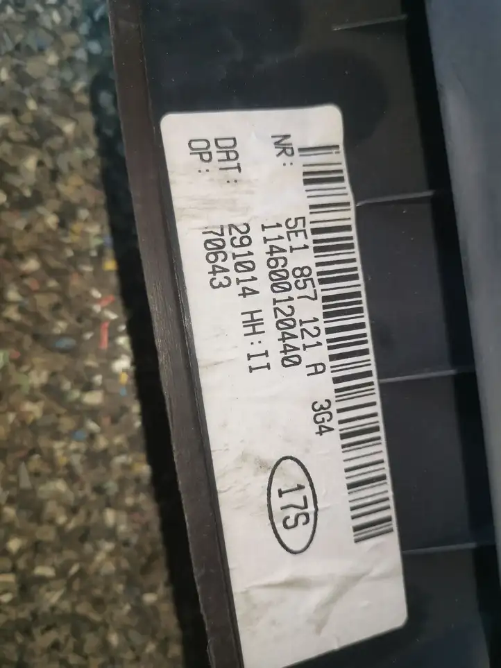 Skoda Octavia Mk3 (5E) (2013 - 2019) 5E1857121A Крышка бардачка — фото 2