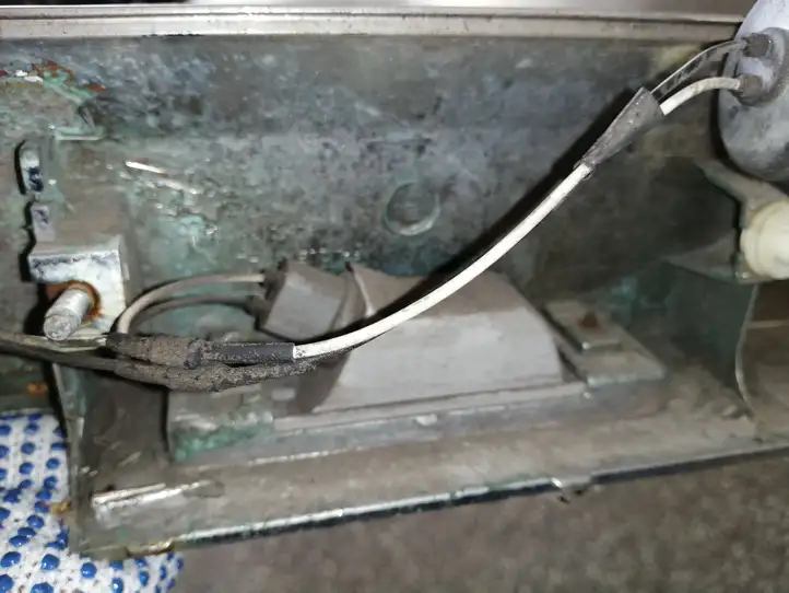 Chevrolet Captiva (2006 - 2011) 96830133 Подсветка номера — фото 3