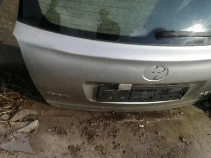 Toyota Avensis T250 (2006 - 2009) Крышка багажника — фото 2