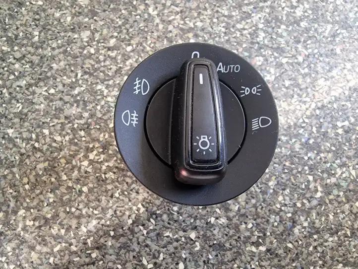 Skoda Octavia Mk3 (5E) (2013 - 2019) Включатель фонарей — фото 2