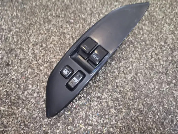 Toyota Yaris (1999 - 2003) 0115U35 Блок кнопок стеклоподъемников — фото 1
