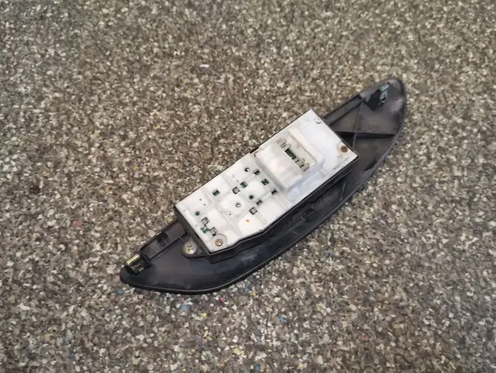 Toyota Yaris (1999 - 2003) 0115U35 Блок кнопок стеклоподъемников — фото 2