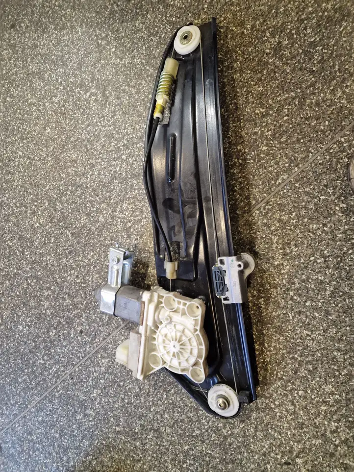 BMW 7 E65 E66 (2001 - 2008)   Передний комплект электрического механизма для подъема окна