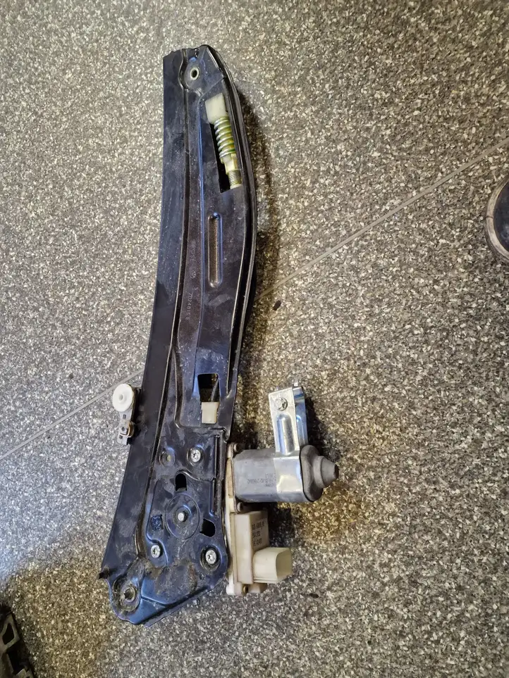 BMW 7 E65 E66 (2001 - 2008)   Передний комплект электрического механизма для подъема окна