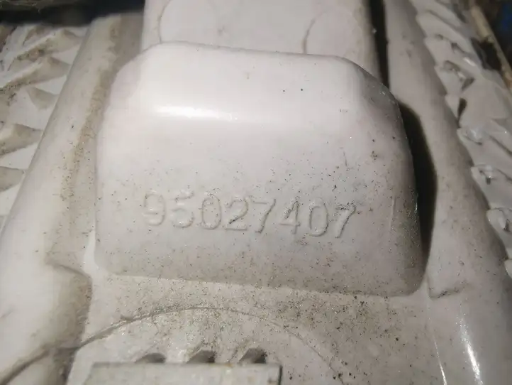 Chevrolet Captiva (2006 - 2011) 95027407 Решетка в крыле — фото 2