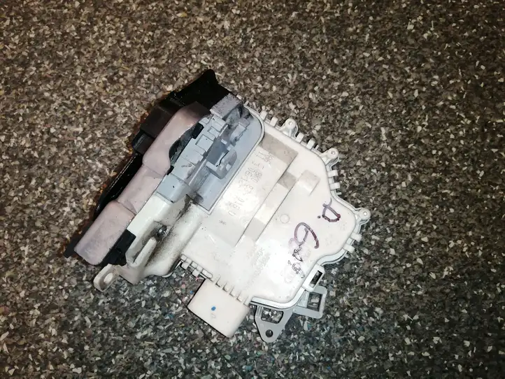 Audi A4 S4 B8 8K (2011 - 2015) 8K0839016D Замок задней двери — фото 1