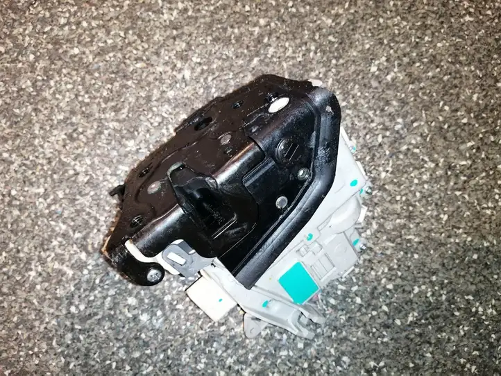 Audi A4 S4 B8 8K (2011 - 2015) 8K0839015D Замок задней двери — фото 3
