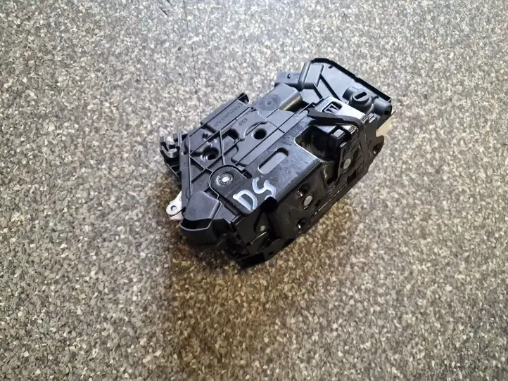 Volkswagen Passat CC (2008 - 2012)   Замок задней двери