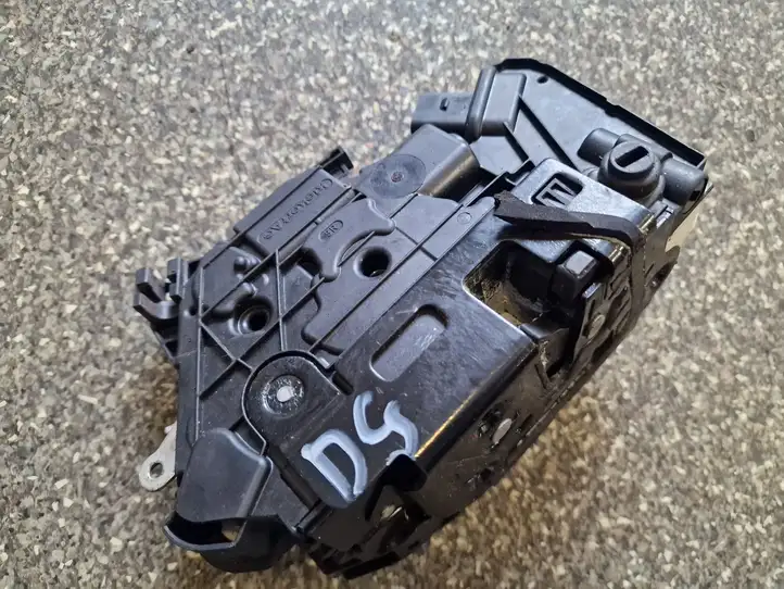 Volkswagen Passat CC (2008 - 2012)   Замок задней двери