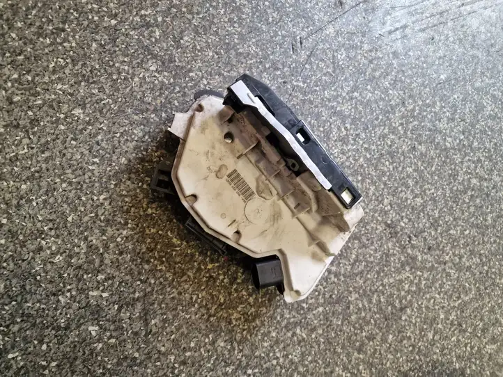 Volkswagen Passat CC (2008 - 2012)   Замок задней двери