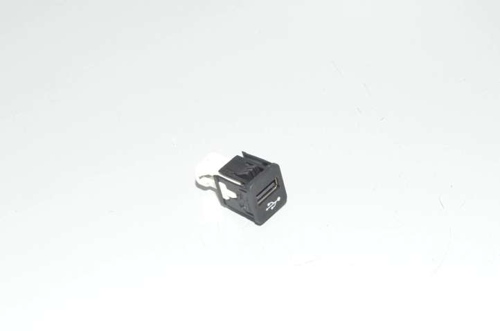 9229294 BMW X7 G07 USB jungtis