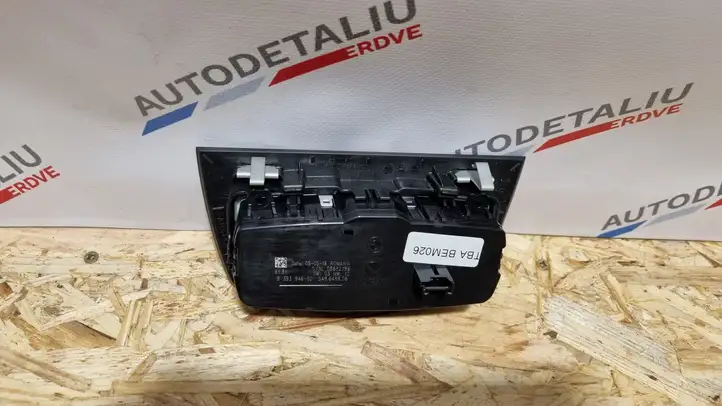 BMW 3 F30 F35 F31 (2012 - 2018) 9393946 Включатель фонарей — фото 2