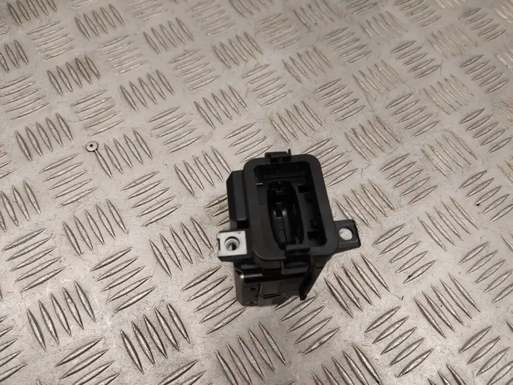 Audi Q5 (2012 - 2017)  8K0909131D Замок зажигания