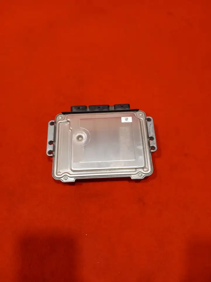 Citroen C5 (2004 - 2008)  9664843780 Блок управления двигателя