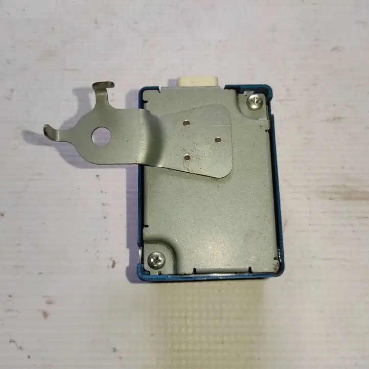 Toyota Prius (XW30) (2009 - 2015) 8976047030 Блок управления TPMS — фото 2
