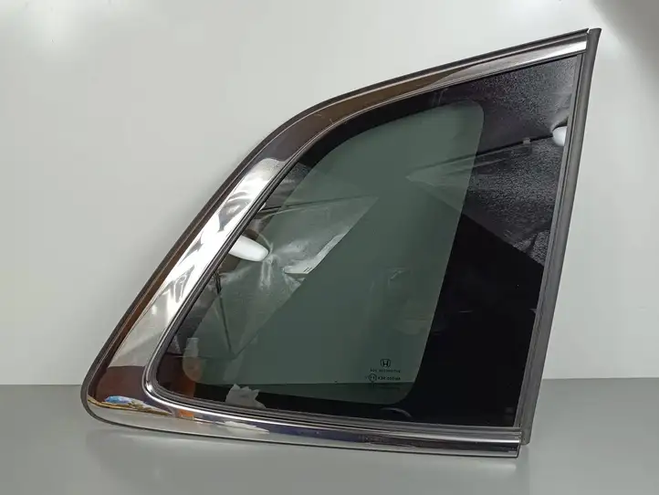 Honda CR-V (2022 - ) 43R000188 Заднее боковое стекло — фото 1