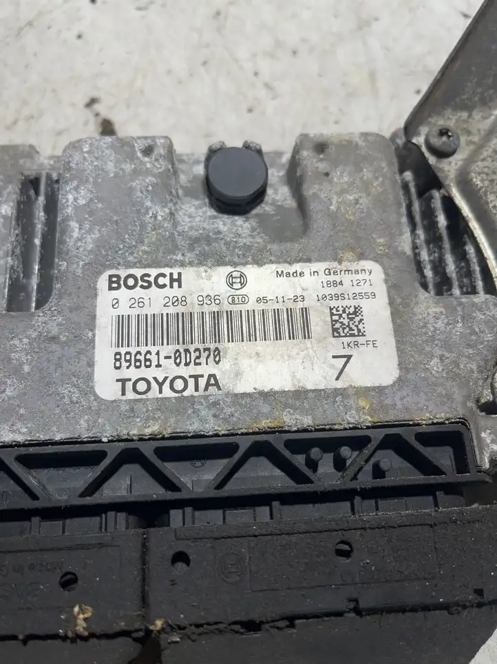 Toyota Yaris (2005 - 2009) 8966052D40 Блок управления двигателем (ЭБУ) — фото 4