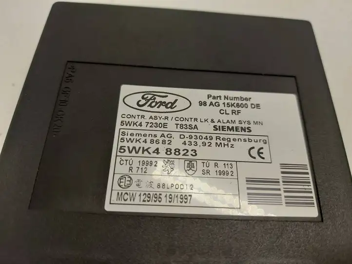 Ford Focus (1998 - 2004) 98AG15K600DE Модуль комфорта — фото 3