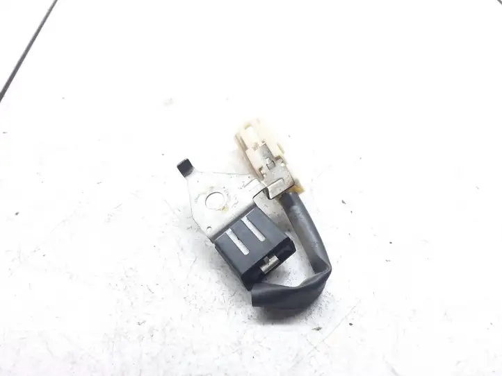 Toyota Corolla E120 E130 (2000 - 2004) 9098004163 Реле аварийных фонарей — фото 2