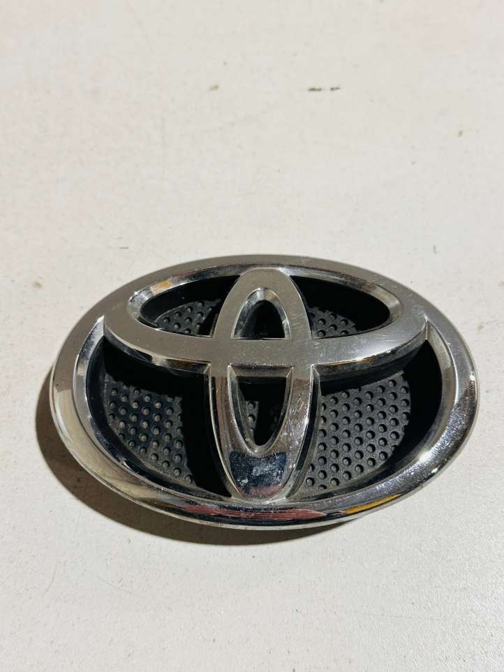 531102140 Toyota Yaris Gamintojo ženkliukas