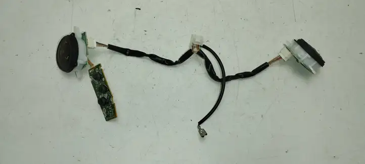 Toyota Prius (XW30) (2009 - 2015) Кнопки на рулевом колесе — фото 1