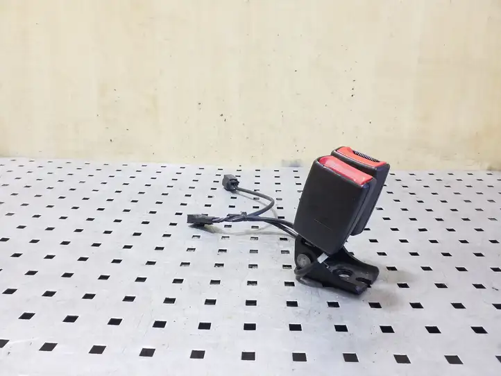 Ford Mondeo MK V (2014 - )  DS73F613K21 Задний средний замок ремня