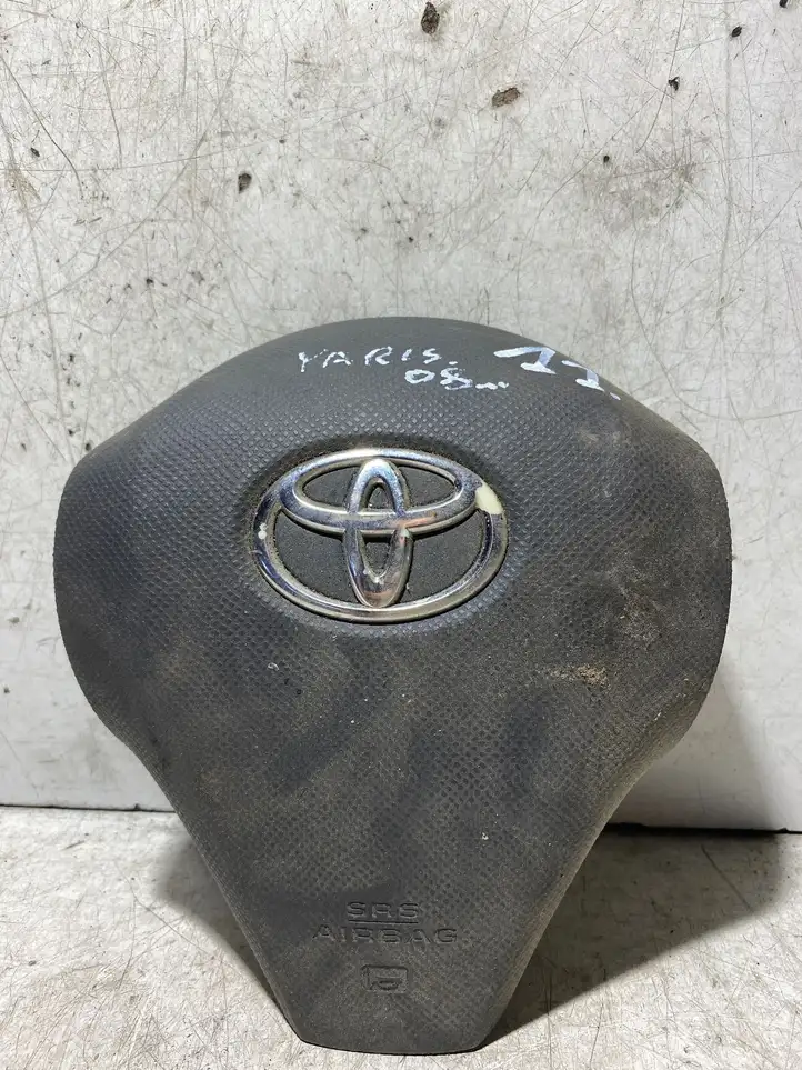 Toyota Yaris (2005 - 2009) 0589P10031 Подушка безопасности руля — фото 1