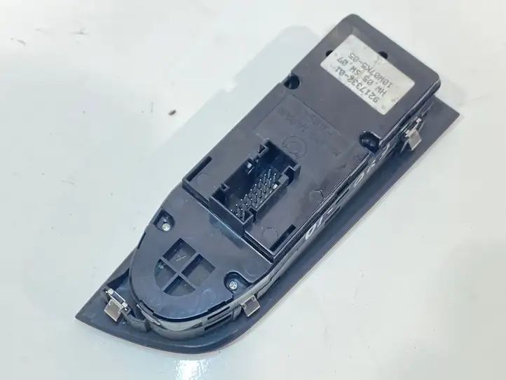 BMW 3 E90 E91 (2005 - 2012) 9217332 Кнопка стеклоподъемников — фото 2
