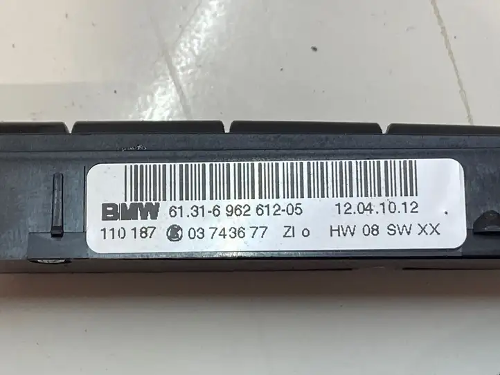 BMW 3 E90 E91 (2005 - 2012) 6131696261205 Другие включатели / ручки/ переключатели — фото 4