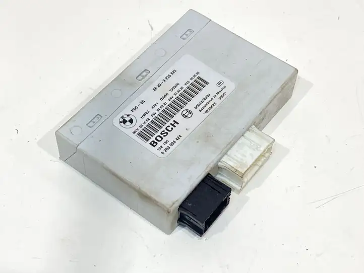 BMW 3 E90 E91 (2005 - 2012)  0263004424 Блок управления парковки