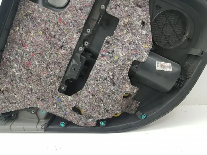 Toyota Yaris (2005 - 2009) 676300D400C0 Обшивка задней двери — фото 2