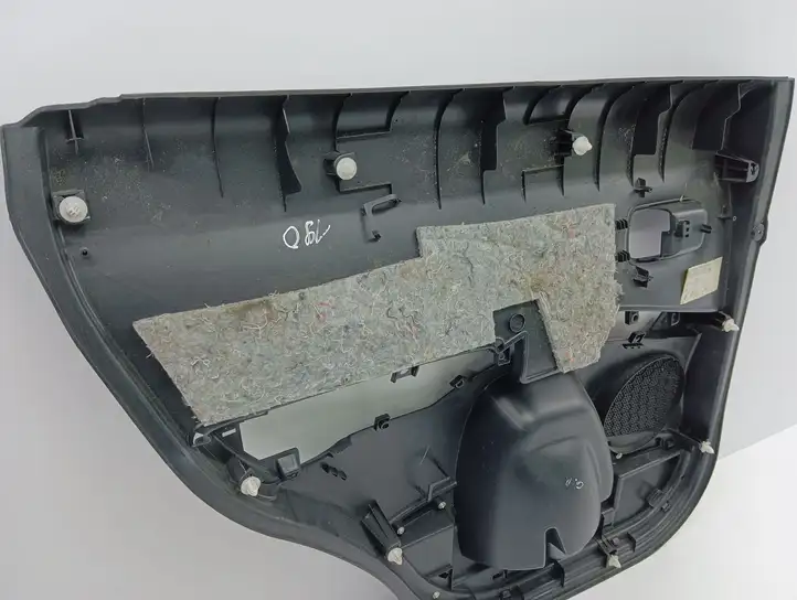 Mitsubishi Outlander (2007 - 2012) 7222A390XAQ Обшивка задней двери — фото 6