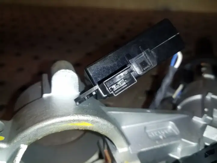 Chevrolet Orlando (2010 - 2015)  20500410647 Замок зажигания