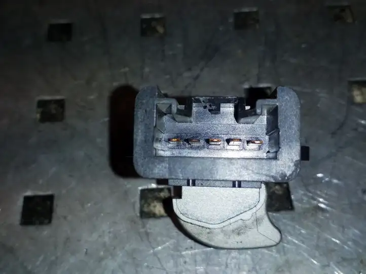 Honda CR-V (2004 - 2006) M20013 Кнопка стеклоподъемников — фото 3