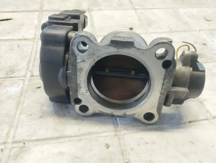 Toyota Corolla Verso AR10 (2004 - 2009) 0R010 Дроссельная заслонка — фото 3