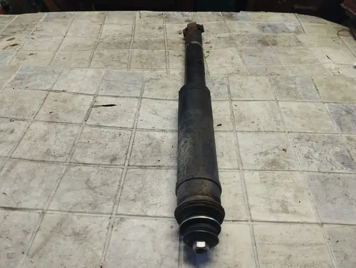 Toyota Auris 150 (2006 - 2012)   Задний амортизатор с пружиной