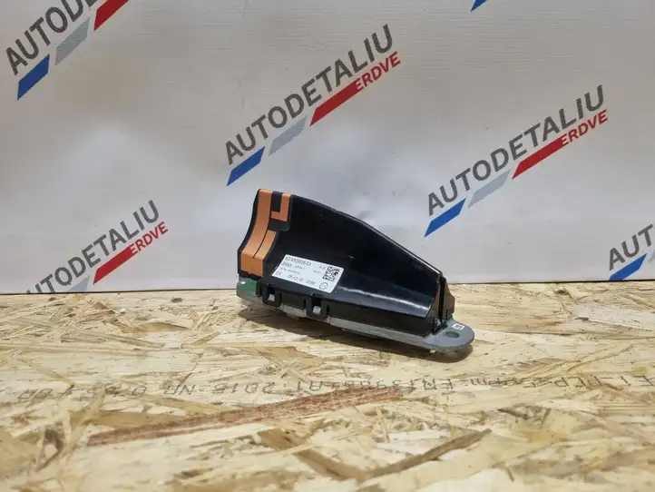 BMW 3 F30 F35 F31 (2012 - 2018) 9303035 Усилитель антенны — фото 1