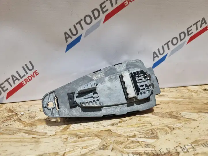 BMW 3 F30 F35 F31 (2012 - 2018) 9303035 Усилитель антенны — фото 3
