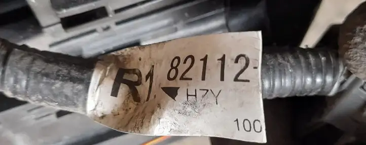 Toyota Prius (XW30) (2009 - 2015) 8211147420 Проводка двигателя — фото 9