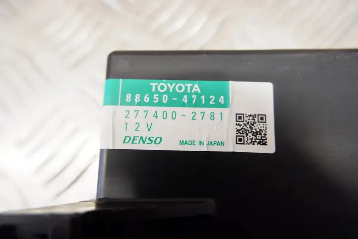 Toyota Prius+ (ZVW40) (2011 - 2018) 8865047124 Блок управления кондиционером — фото 2