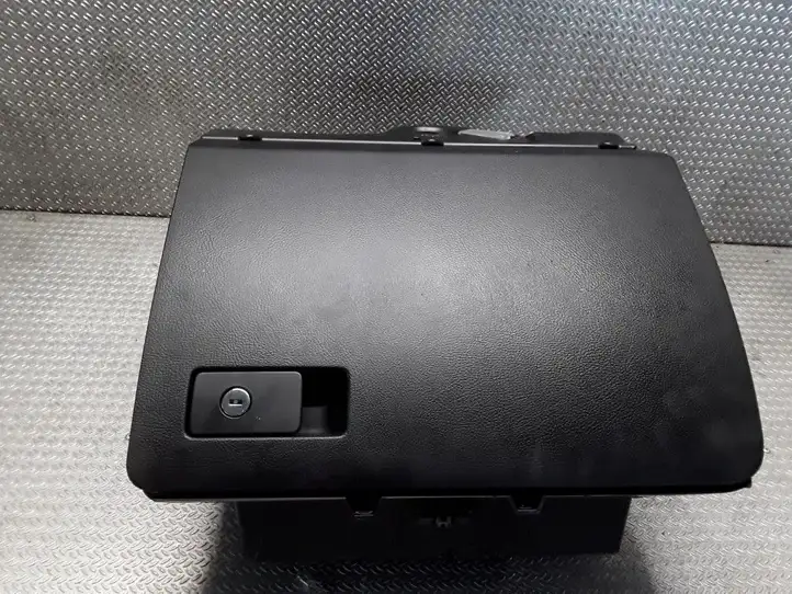 Volkswagen PASSAT B6 (2005 - 2010) 3C2857097 Вещевой ящик — фото 1