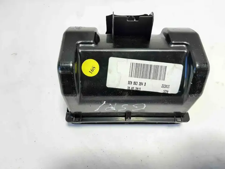 Skoda Octavia Mk3 (5E) (2013 - 2019) 5E0863284B Вещевой ящик — фото 3