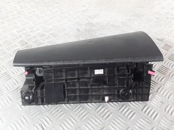 Toyota Prius (XW20) (2003 - 2009) 5553157050 Вещевой ящик — фото 4