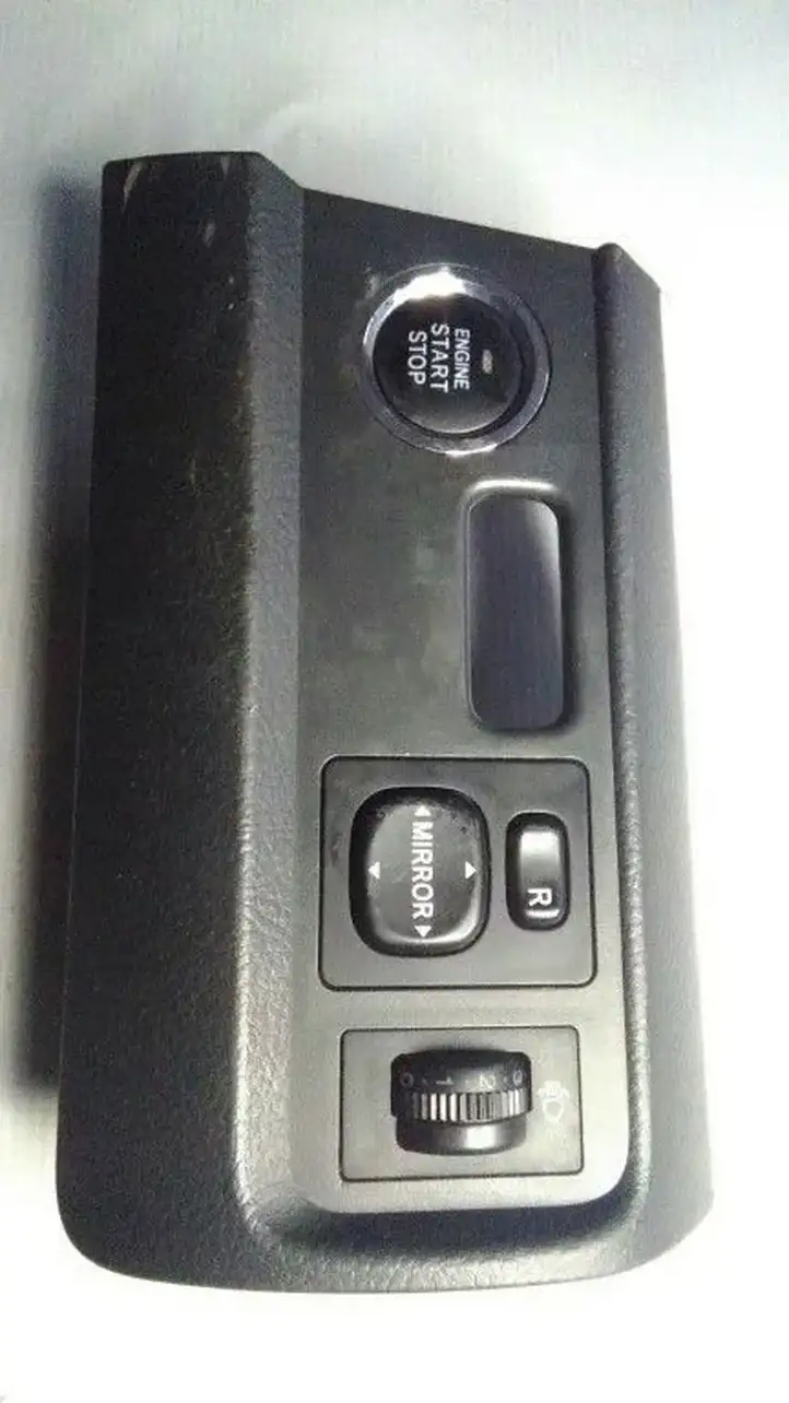 Toyota Corolla Verso AR10 (2004 - 2009) 554470F010 Прочие детали панели — фото 1