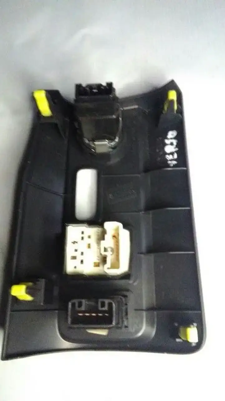 Toyota Corolla Verso AR10 (2004 - 2009) 554470F010 Прочие детали панели — фото 2